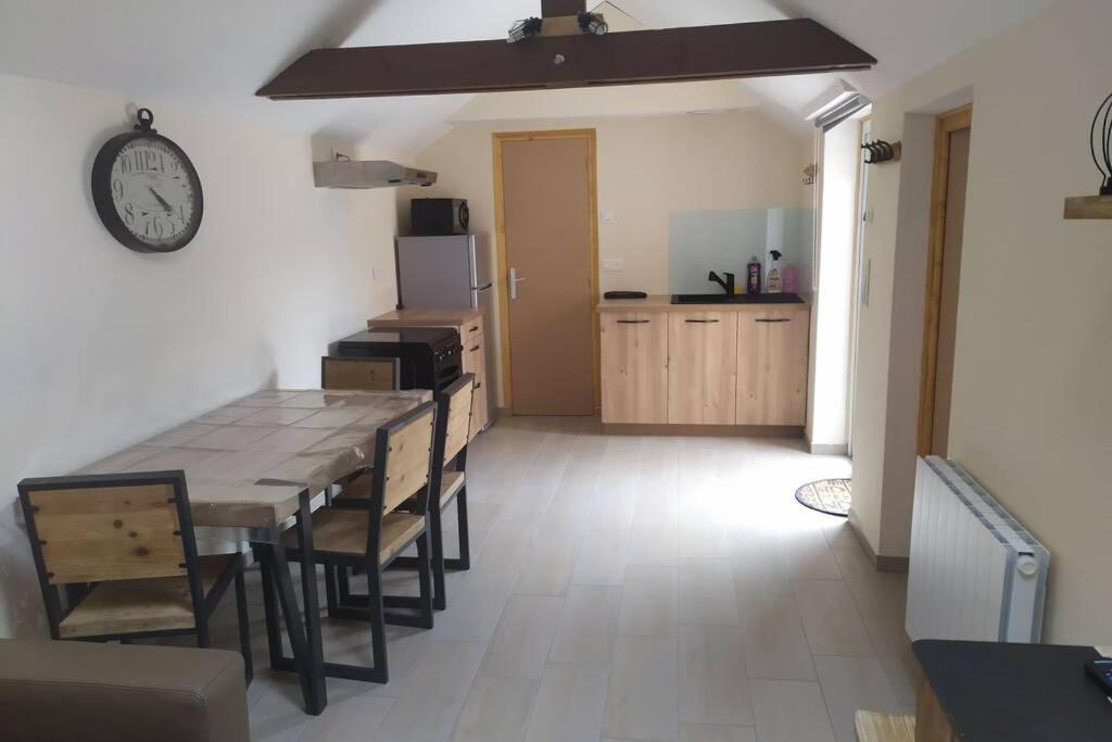chalet avec jardin proche du Mont Saint Michel Pontorson Exterior foto
