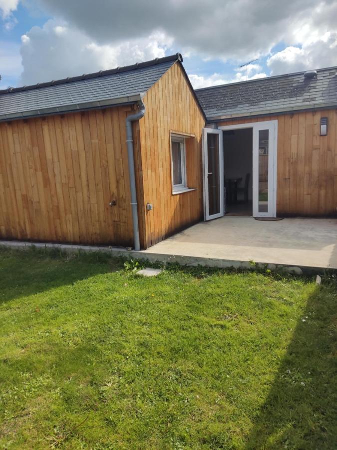 chalet avec jardin proche du Mont Saint Michel Pontorson Exterior foto